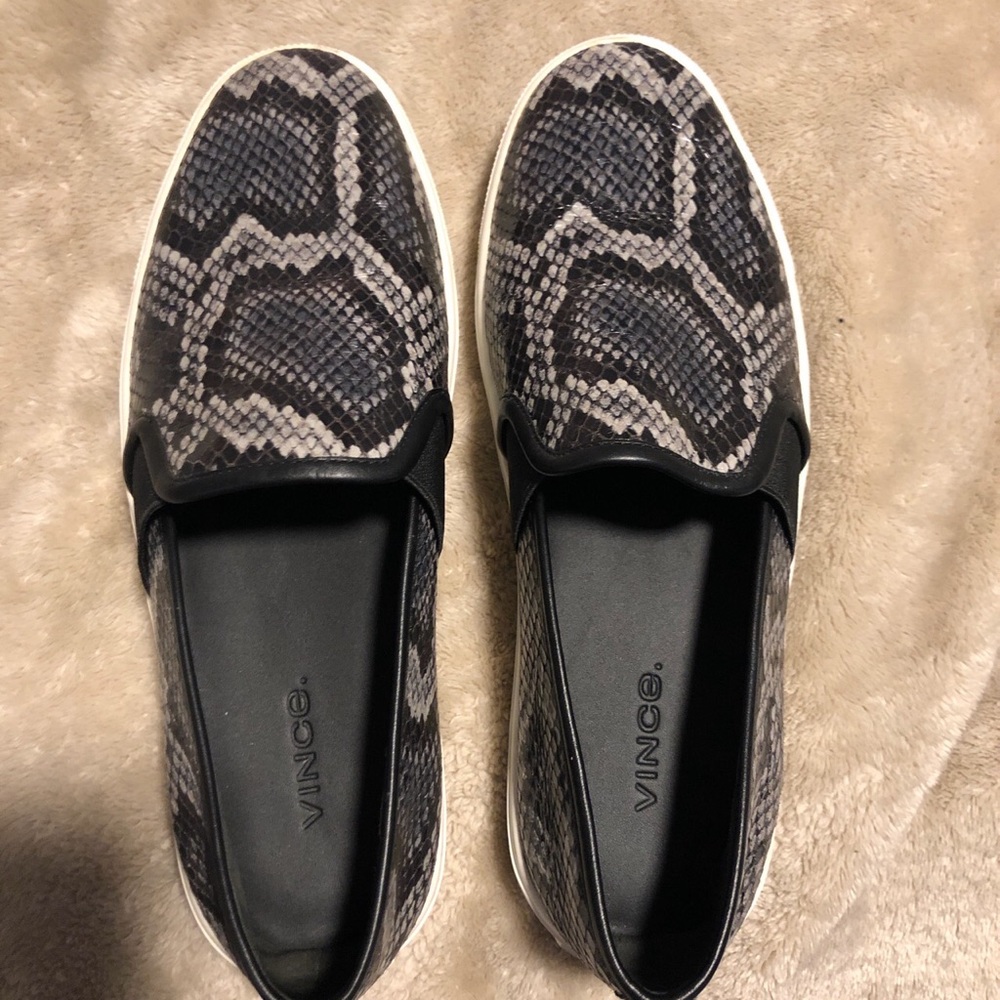 Vince - Snake Skin Flats - used but almost new. Only worn 1 time.